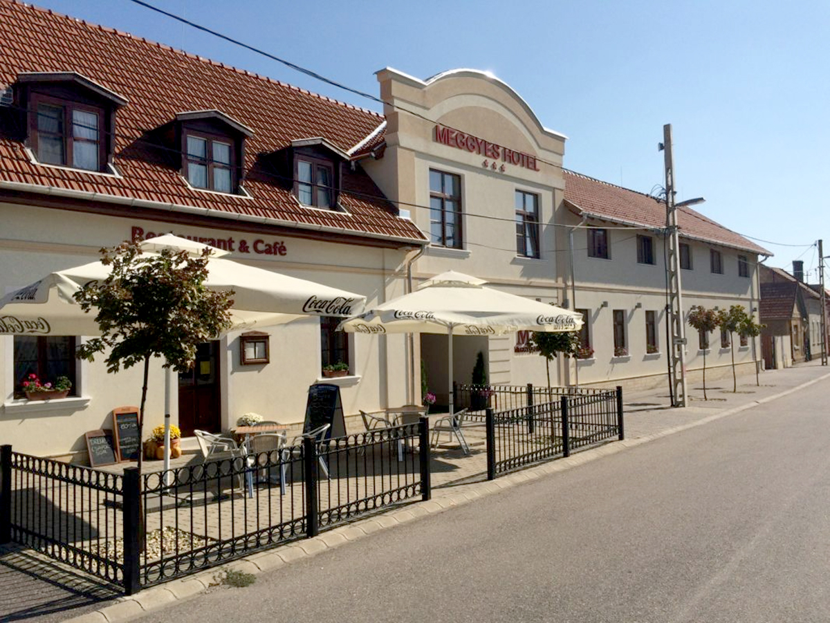 etterem meggyes