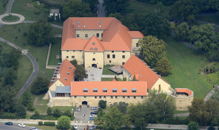 20220830 huszarvar